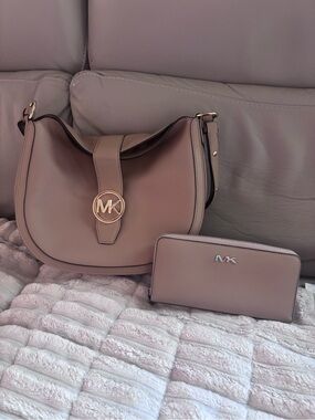 Michael Kors handbag & wallet